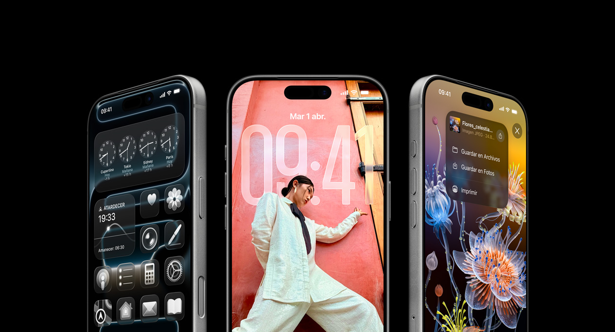 3 modelos de iPhone 17 Pro, parte frontal, lado a lado, mostrando la app Reloj Mundial, la pantalla bloqueada de iOS 26 y la opción de guardar una foto desde la app Notas.