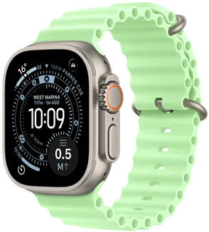 Apple Watch Ultra 3，採用原色鈦金屬錶殼，配以霓虹綠色海洋錶帶；定向運動錶面展示複雜功能，包括紫外線指數、活動、衛星、指南針；機身右側設有數碼錶冠、咪高風、側邊按鈕