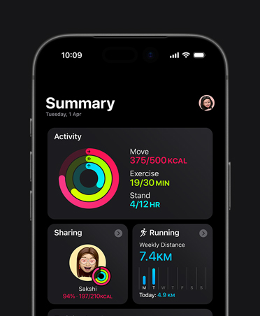 iPhone 17, Fitness summary, Activity rings, Move, Exercise and Stand metrics, activity sharing with friends, weekly Running stats, Training Load