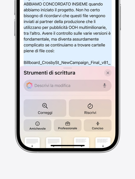 Un iPhone 16 Pro con l’interfaccia degli Strumenti di scrittura di Apple Intelligence