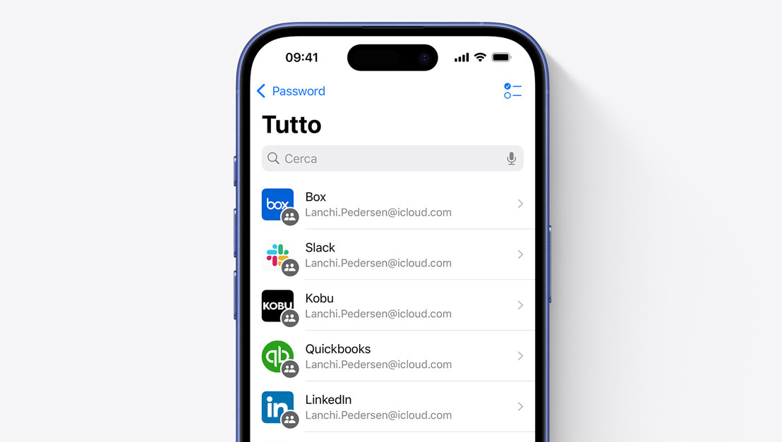 Un iPhone che mostra una schermata dell’app Password con un elenco di app