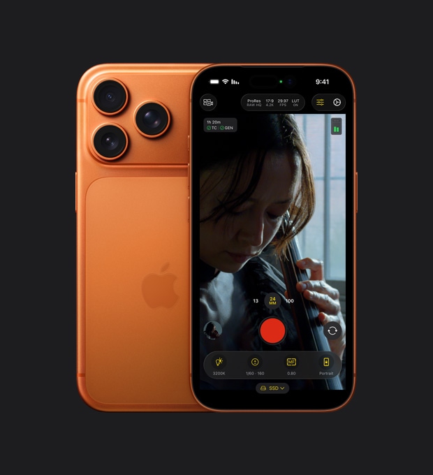 الشاشة الأمامية لجهاز iPhone 17 Pro تُظهر ميزة ProRes RAW خلال تصوير امرأة تعزف على التشيلو