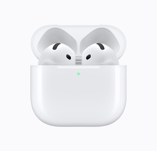 AirPods 4 放在打開的白色充電盒中