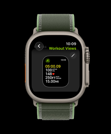 Apple Watch Ultra 3, titaanikuori, värinä luonnontitaani, näytöllä treeninäkymien muokkaus