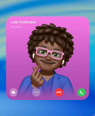 Affiche de contact dans FaceTime, Genmoji au centre, nom de la personne en haut à gauche, icônes pour répondre, afficher plus d’options, raccrocher et décrocher en bas
