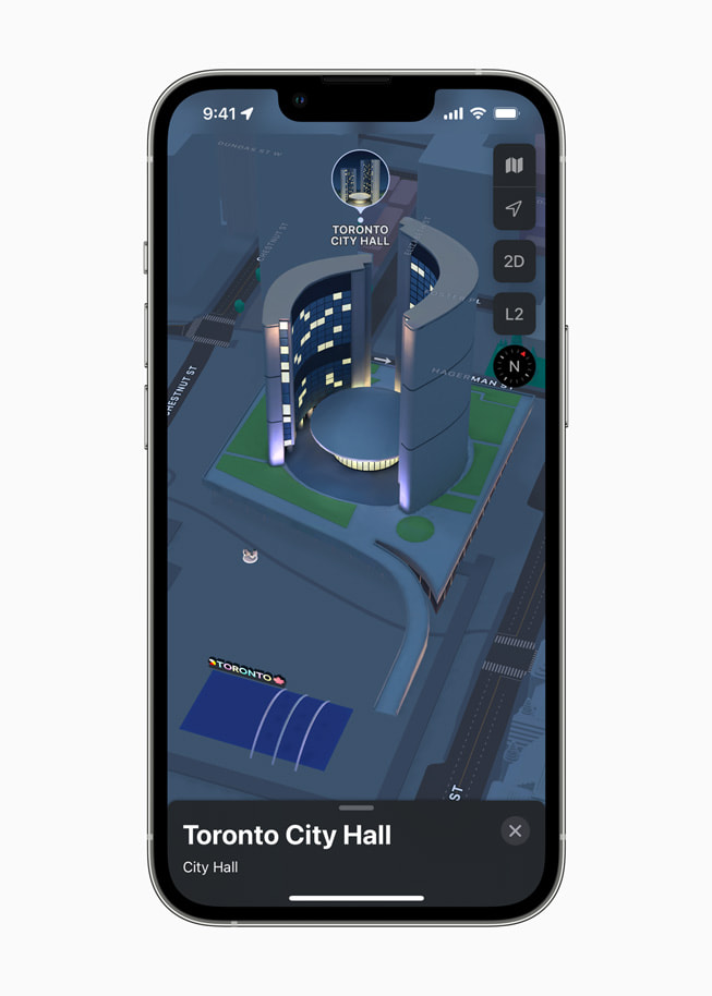 Une carte 3D montrant l’hôtel de ville de Toronto de nuit sur iPhone 13 Pro.
