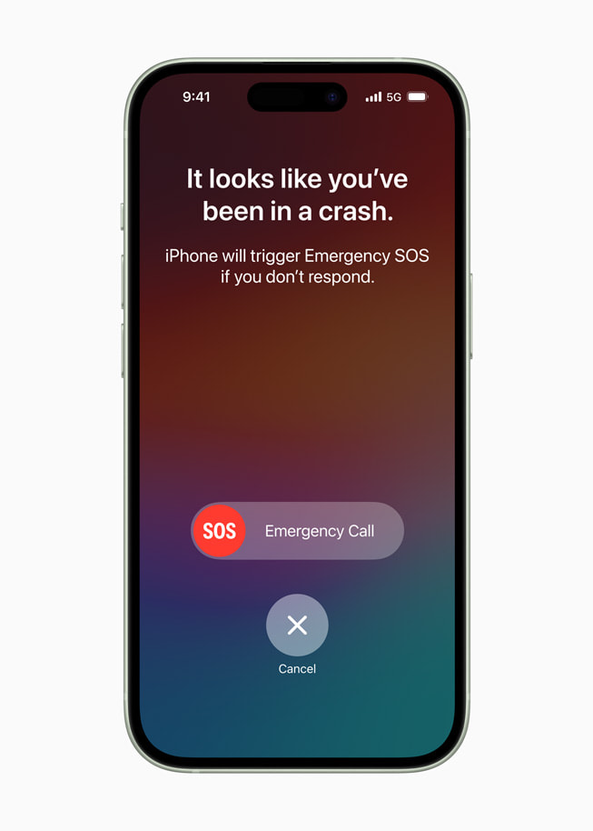 Auf dem iPhone 15 erscheint der Hinweis: „Du scheinst in einen Unfall verwickelt zu sein. Das iPhone löst Notruf SOS aus, wenn Du nicht antwortest.“