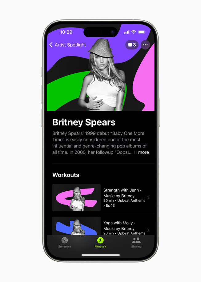 تمرين من تمارين الفنانين المميزين يضم بريتني سبيرز معروض في
+Apple Fitness على iPhone.