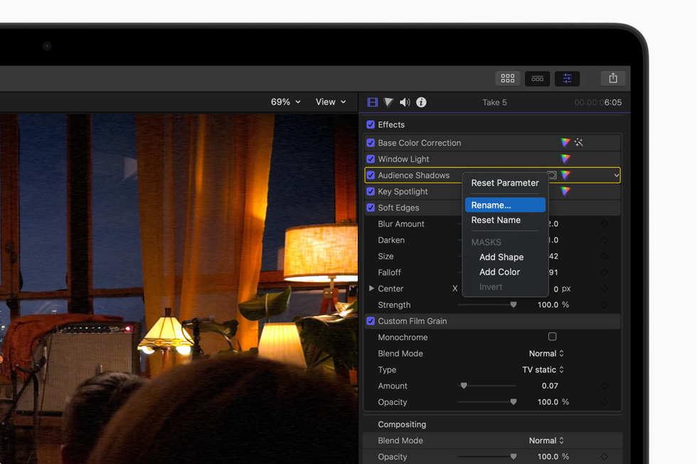 Uzay siyahı 16 inç Macbook Pro’daki Mac için Final Cut Pro 10.8’de özel denetçi isimleri gösteriliyor.