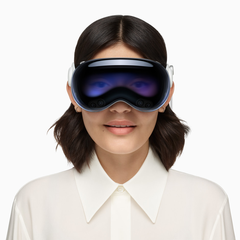 En person med Apple Vision Pro på.