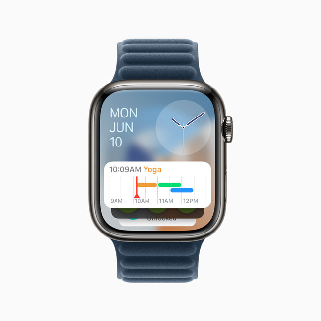 Un Apple Watch Series 9 con un widget de calendario en la parte superior del Grupo Inteligente.