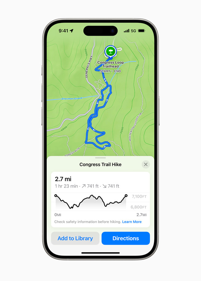 Se muestra una ruta de senderismo personalizada en Mapas de Apple en un iPhone 15 Pro.