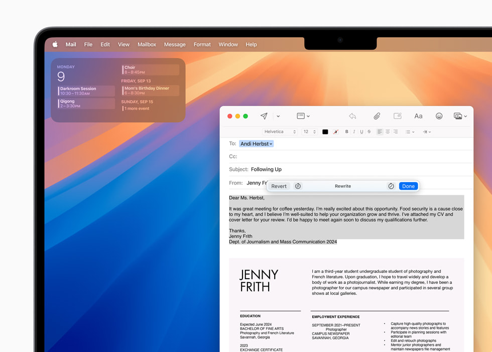 MacBook Pro 14 menampilkan layar Alat Menulis di Mail dengan opsi untuk menulis ulang teks yang dipilih dalam email.