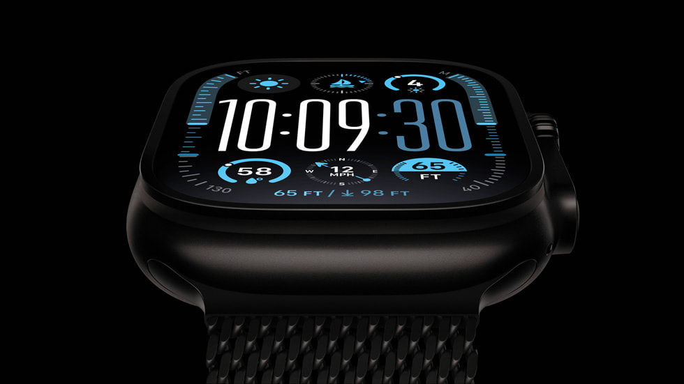 Pohled zblízka na Apple Watch Ultra 2 z černého titanu.