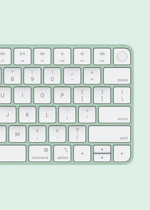 Yeşil renkte iMac için Magic Keyboard’un yakın çekim görüntüsü.