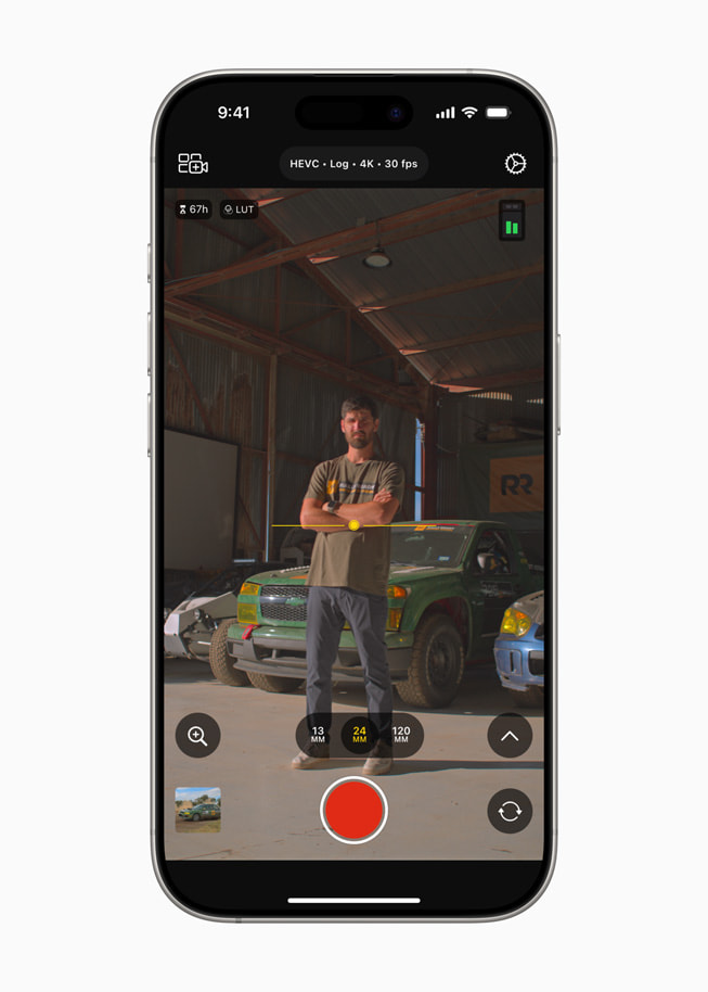 Final Cut Camera 1.1 på iPhone 16 Pro visar den nya indikatorn med hårkors.