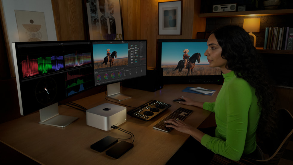 27 inç 5K Retina Studio Display ve Mac Studio. 
