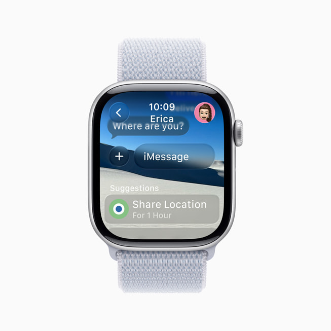 Customisable backgrounds are shown in Messages in watchOS 26.