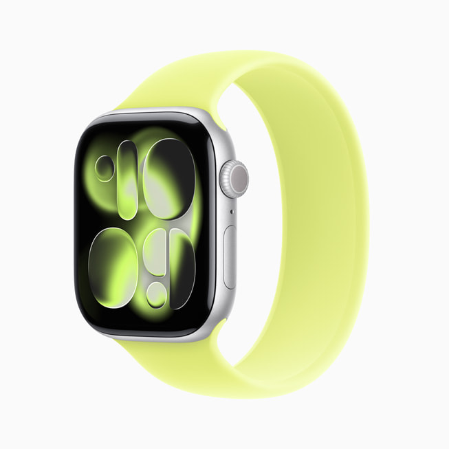 Apple Watch Series 11 in zilverkleurig aluminium.