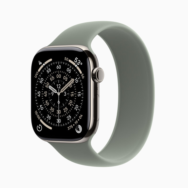 Apple Watch Series 11 in naturel titanium.