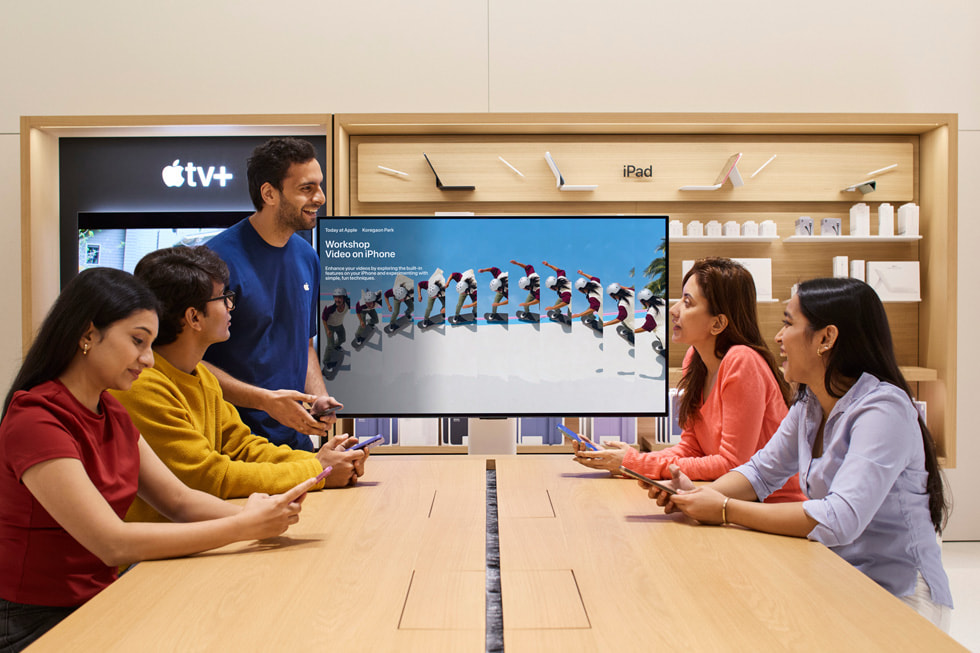 Apple Koregaon Park 一名團隊成員主講 Today at Apple 課程。