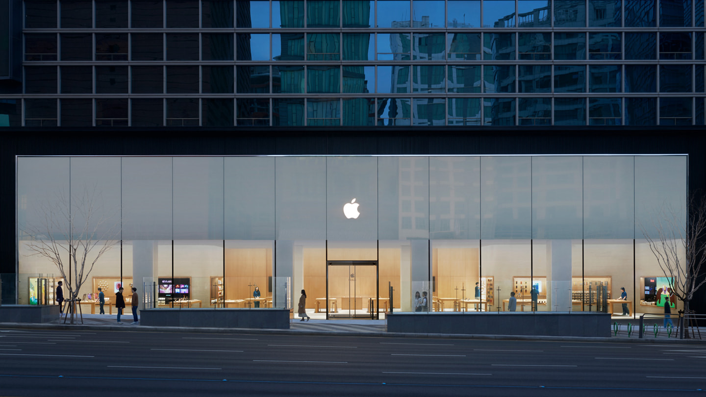 서울 강남에 위치한 Apple 강남 외관.