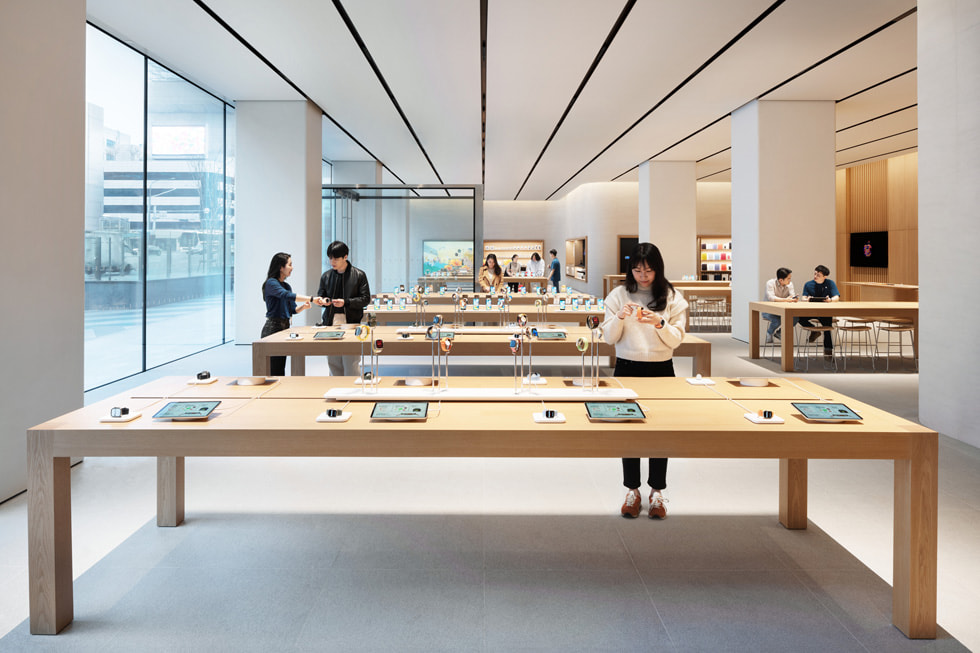 Apple 강남 내 제품 라인업, 디스플레이, 애비뉴 사진.