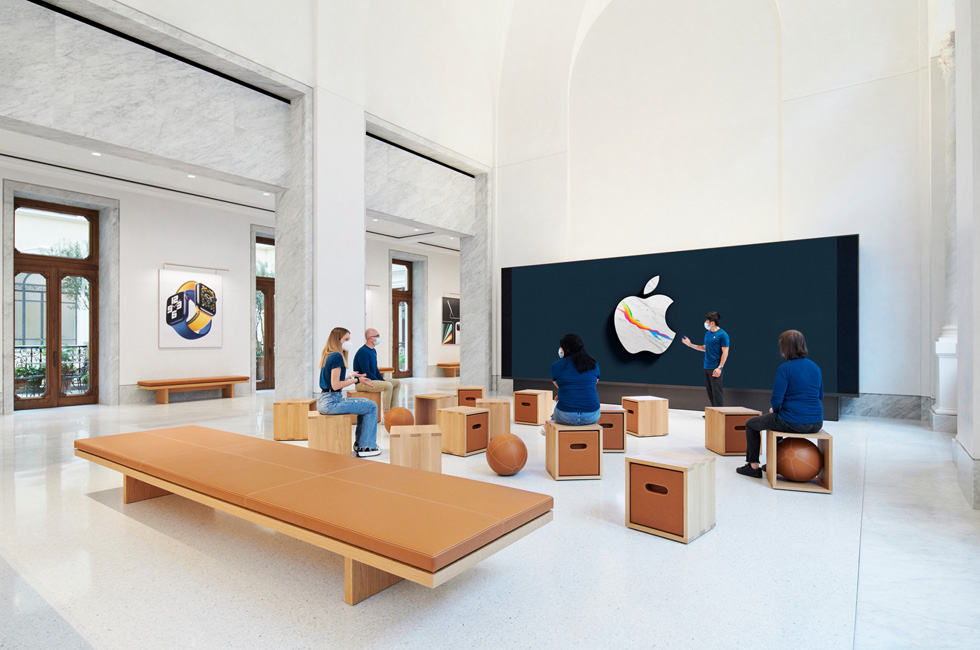 Forum i Apple Via del Corso.