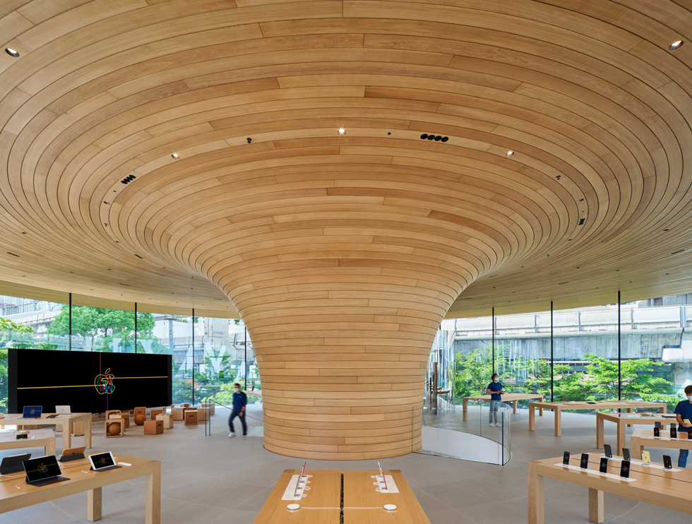 Apple Central World set indefra.  