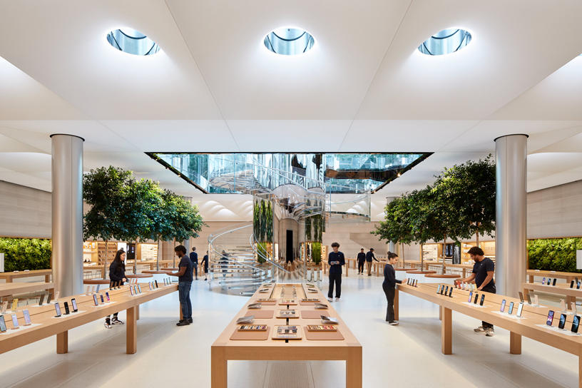새로운 Apple Fifth Avenue의 내부.