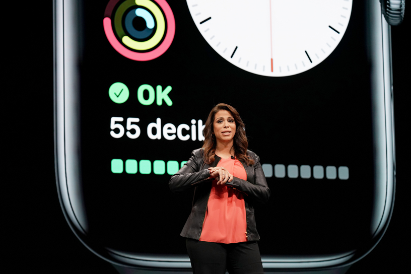 WWDC 2019 행사 무대에 선 숨불 데사이 (Sumbul Desai) 박사.
