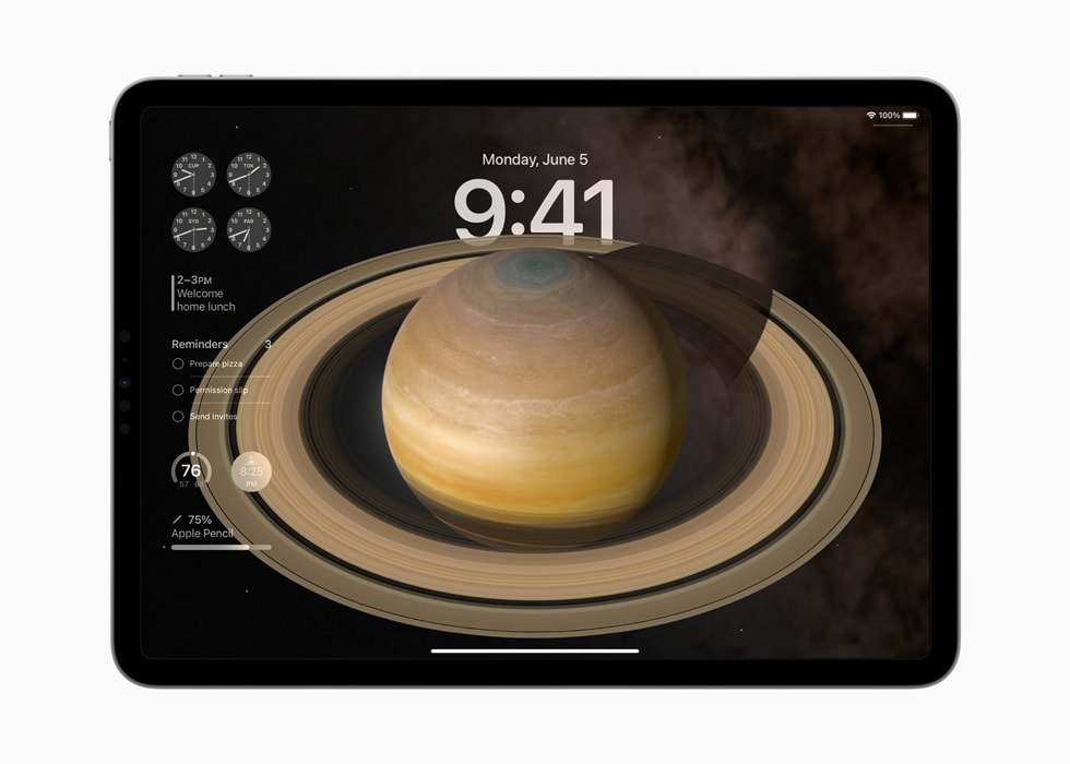 Op een iPad Pro zijn interactieve widgets op het toegangsscherm te zien.