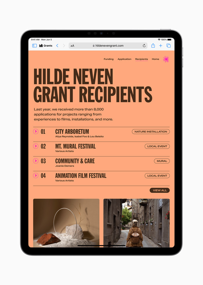 Op een iPad Pro is een profiel met de naam ‘Grants’ te zien, met op het scherm een website over mensen die een beurs hebben gekregen.