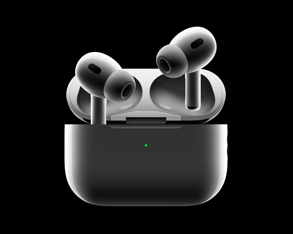 İkinci nesil AirPods Pro ve yeni şarj kutusu.