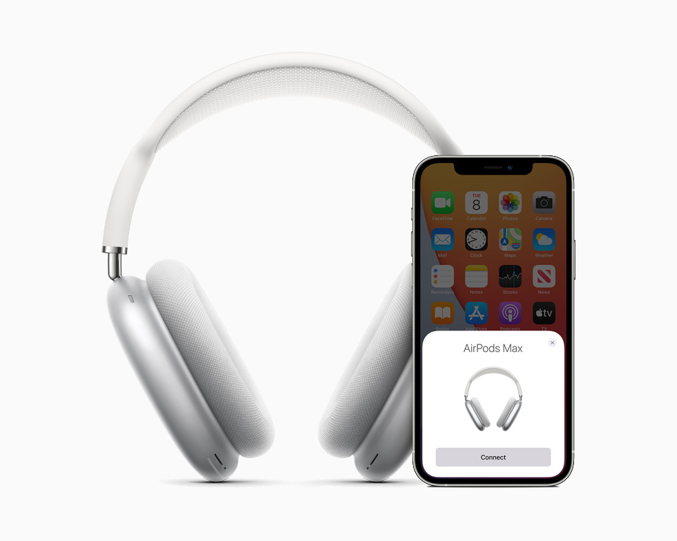 iPhone 12 ile eşleştirilmiş AirPods Max.