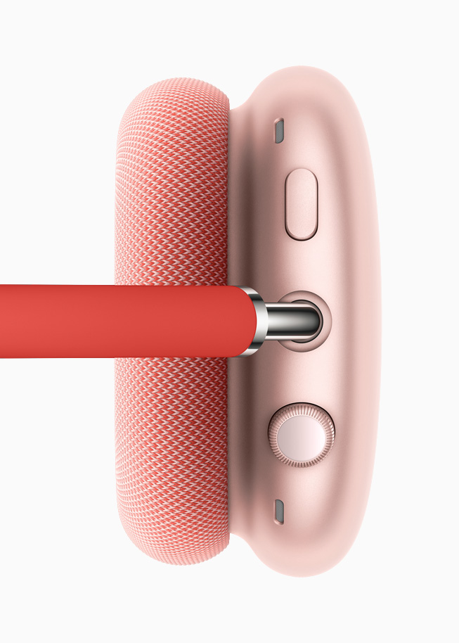 AirPods Max’teki Digital Crown ve gürültü denetimi düğmesi.