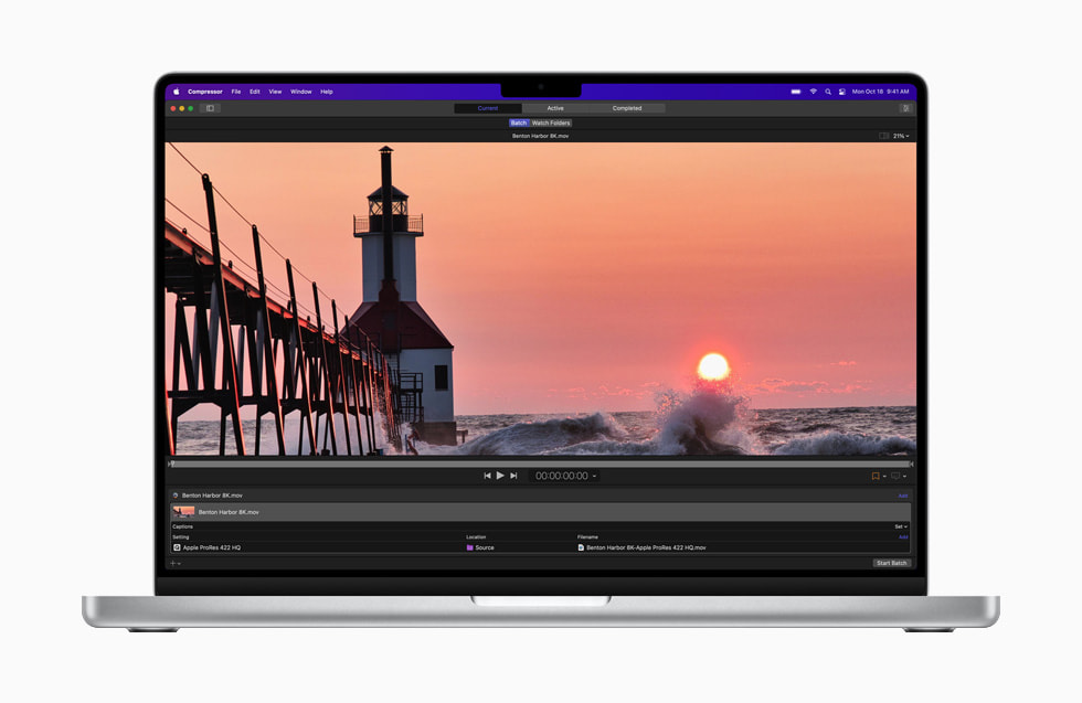 신형 MacBook Pro에서 Compressor로 ProRes 동영상을 트랜스코딩 하는 모습.