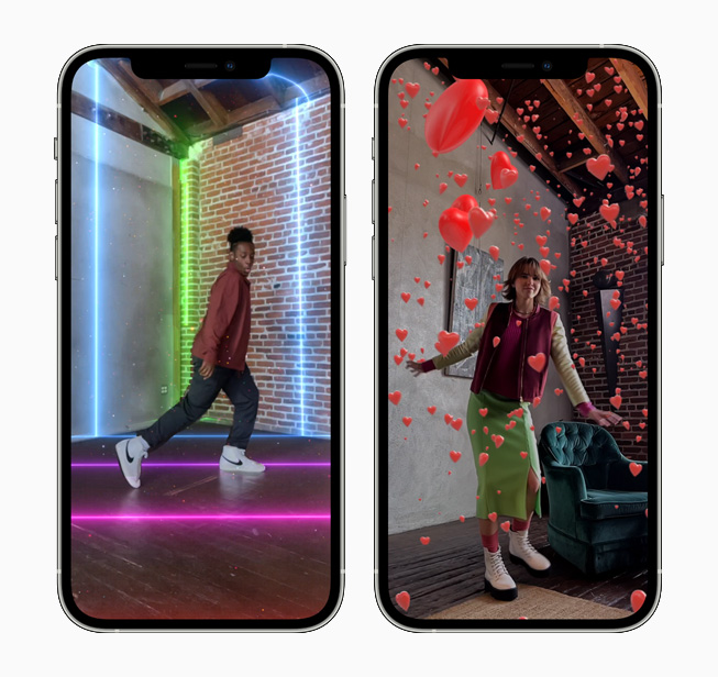 각각 AR Spaces 프리즘과 하트 효과를 보여주고 있는 각각의 iPhone 12 Pro.