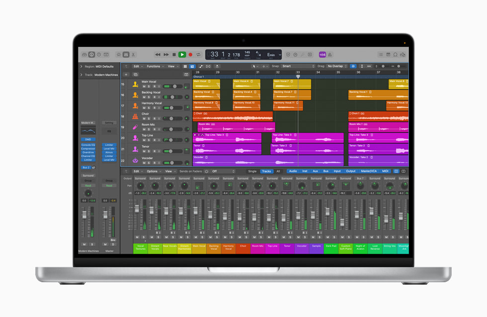 사운드 편집 작업을 보여주는 MacBook Pro 화면.