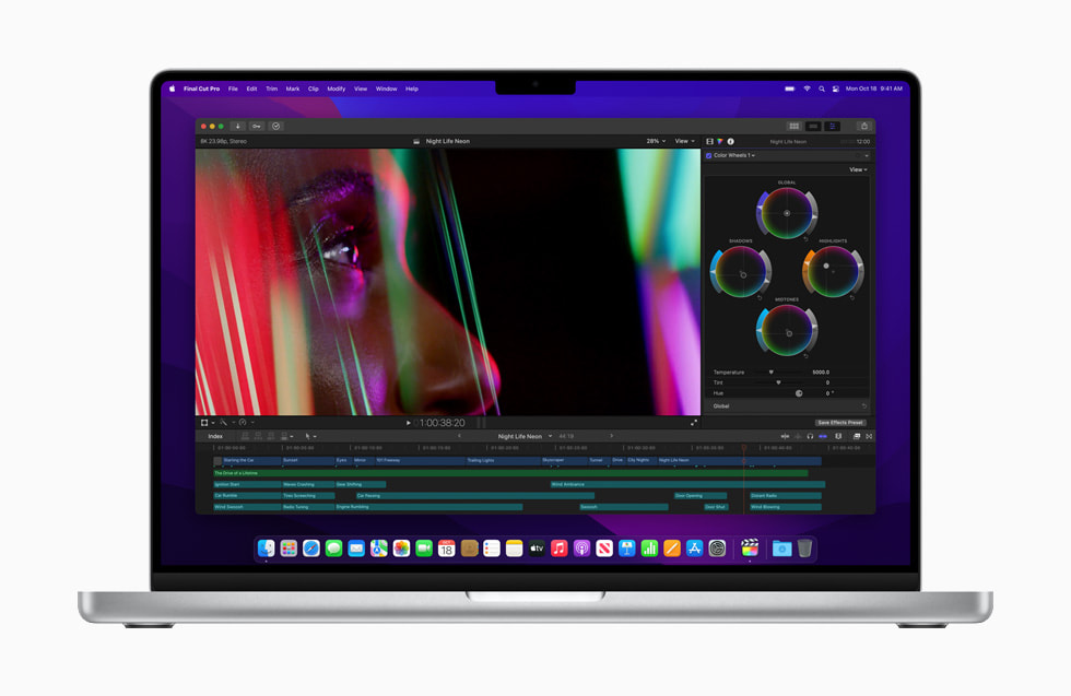 Final Cut Pro를 실행 중인 MacBook Pro.