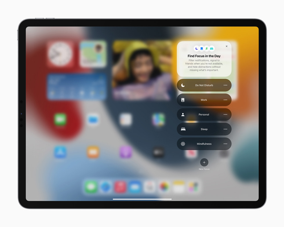 새로운 집중 모드 기능을 보여주는 iPad Pro.