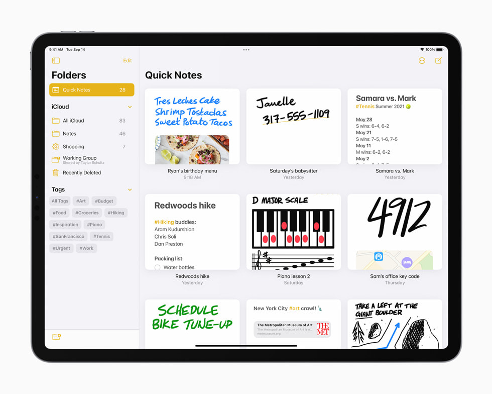 정리된 빠른 메모를 보여주는 iPad Pro의 메모 앱.