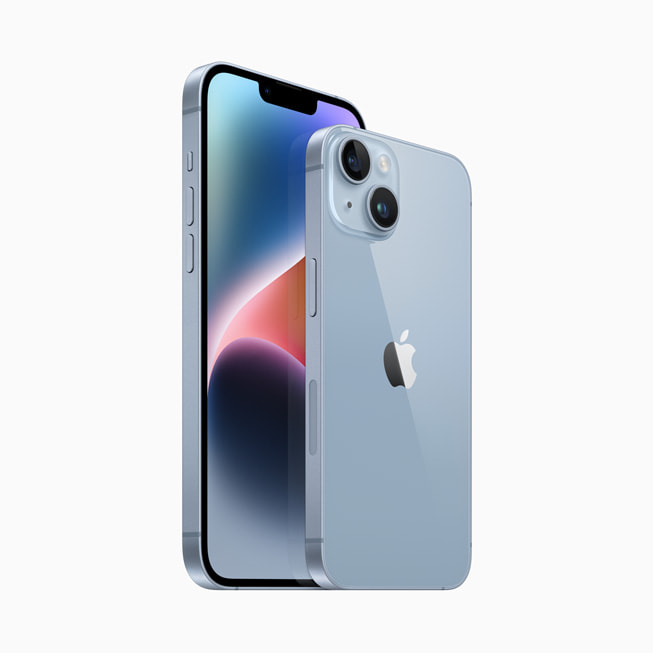 블루 색상의 iPhone 14 및 iPhone 14 Plus.