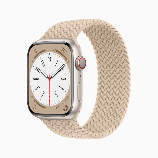 Yıldız ışığı rengi alüminyum kasaya sahip yeni Apple Watch Series 8.