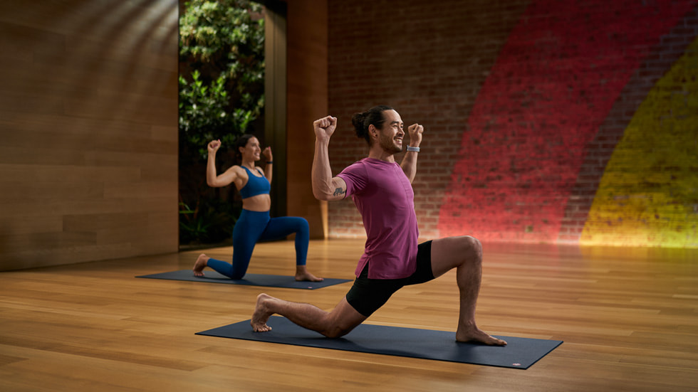 أحدث إضافة لفريق مدربي Fitness+ هو المدرب Dice Iida-Klein لتعليم اليوغا.