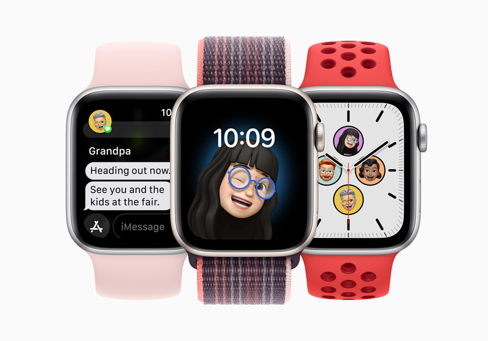 Üç adet Apple Watch SE.