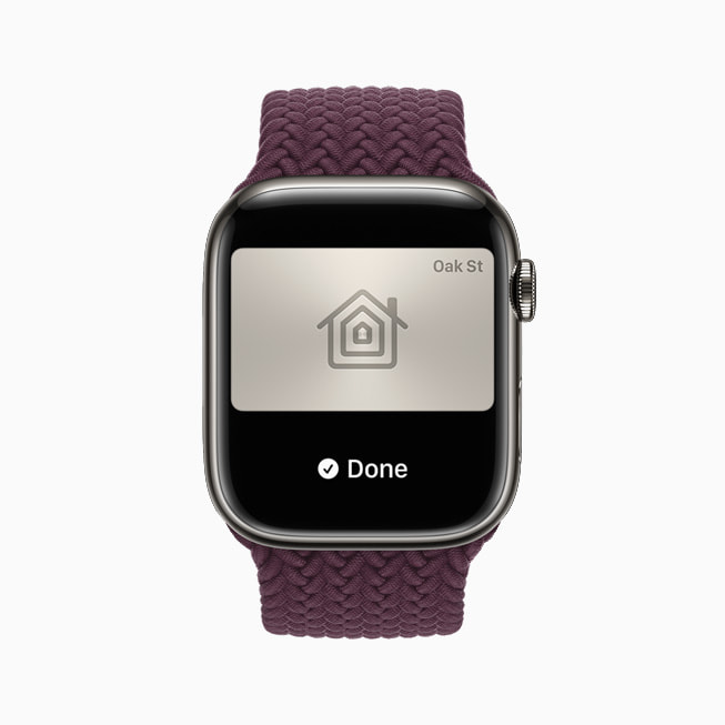 사용자 집 키의 이미지를 보여주는 Apple Watch.