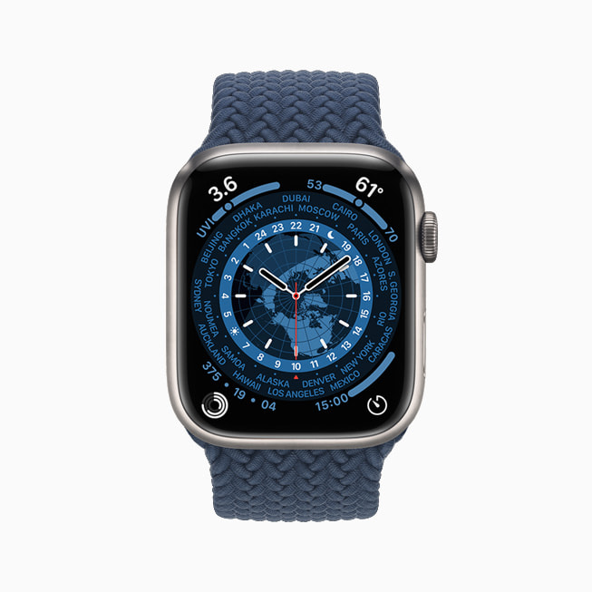 세계 시간 페이스를 보여주는 Apple Watch Series 7.