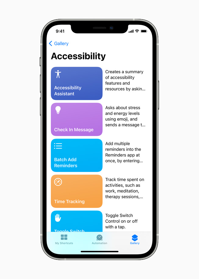 iPhone 12 Pro’daki Siri Kestirmeleri’nde Erişilebilirlik Yardımcısı gösteriliyor.